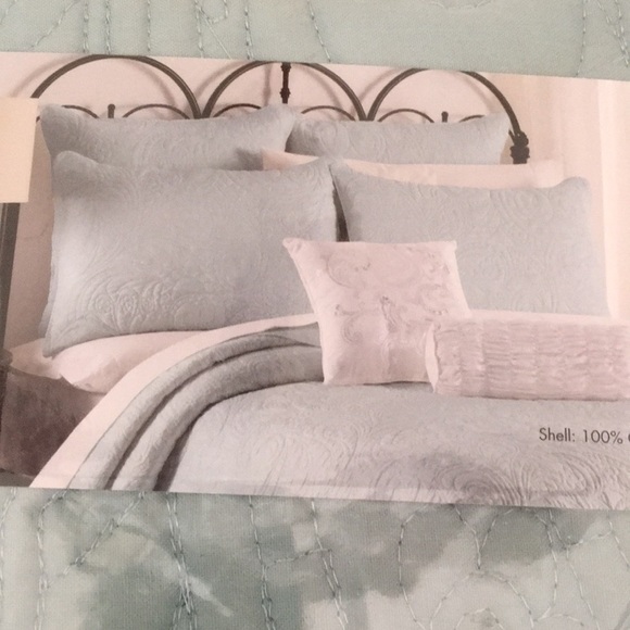 Tahari Home standard pillow shams. New in package - Picture 3 of 4